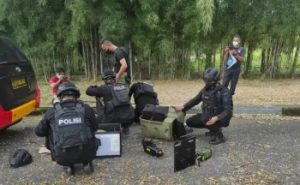Penanganan Teror Bom, Brimob Polda Jabar Simulasi di PLTU Sukabumi