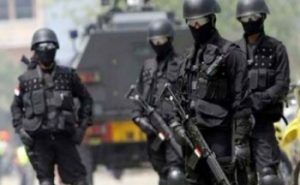Densus 88 Polri Tangkap Lima Terduga Teroris di Jawa Timur