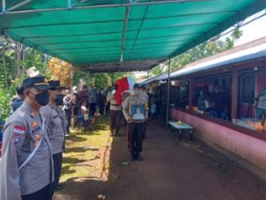 Kapolsek Jayapura Utara Pimpin Upacara Pemakaman Purnawirawan Polri