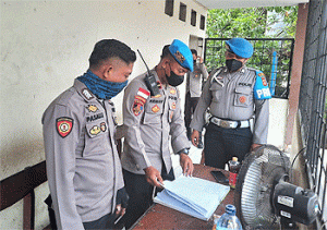 Lakukan Pengawasan, Kasi Propam Polresta Jayapura Kota Tinjau Pos dan Polsek