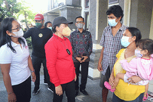 Cegah Balita Gizi Buruk, TP PKK Serahkan Bantuan di Kecamatan se-Badung