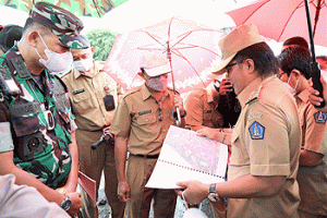 Wujudkan Tertib Administrasi, Bupati Giri Prasta Tinjau Pembangunan Identitas Batas Wilayah