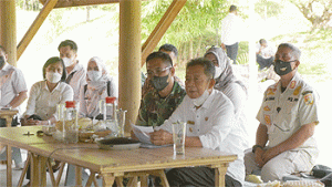 Bupati Tubaba Tinjau Pelaksanaan Pilkati Serentak