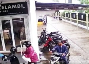 Aksinya Terekam CCTV, Pelaku Pencurian di Jalan Suwignyo, Dicokok Polsek Pontianak Kota
