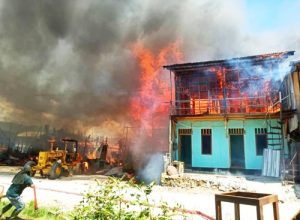 Polisi Selidiki Kebakaran Puluhan Kamar Kost dan Tujuh Rumah di Youtefa