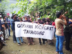Protes Hasil Seleksi Cakades, Warga Desa Takandeang Tapalang Unjuk Rasa di Kantor PMD Mamuju