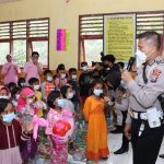 Pengungsi Erupsi Semeru di SMPN 02 Pronojiwo, Lumajang Dapat Pendampingan Psikososial