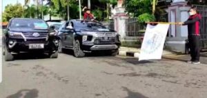 Bupati Lamongan Lepas Relawan dan Bantuan Logistik Pengungsi Erupsi Semeru