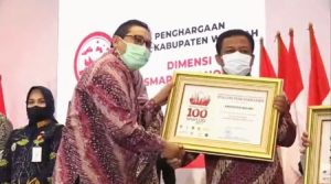 Badung Raih Penghargaan Terbaik Dimensi Smart Economy dari Kementerian Kominfo
