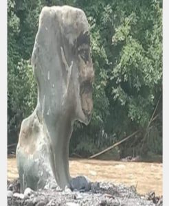 Batu Mirip Manusia Muncul di Tengah Sungai Musi, Warga Kaitkan Cerita Si Pahit Lidah