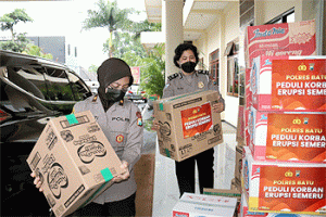 Polres Batu Peduli Korban Erupsi Gunung Semeru