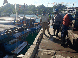 Satpolairud Polres Malang bersama Kamladu Ajak Masyarakat Patuhi Prokes