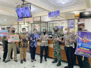 Apresiasi Para Wajib Pajak, Satlantas Polres Batu Bagi Doorprize