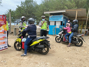 Satlantas Polres Malang, Ajak Masyarakat Patuhi Prokes dan Edukasi Etika Berkendara