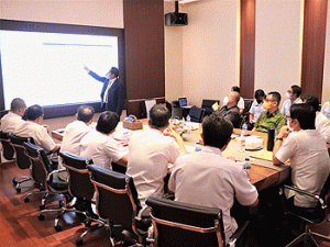 Sekda Badung Adi Arnawa Pimpin Rapat Pembahasan Proyek PLTHS