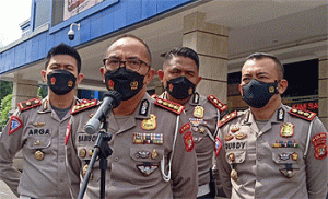 Gunakan Nomor Pelat “Dewa”, Ratusan Kendaraan Ditilang Polisi