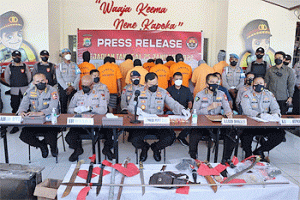 Polisi Ungkap Peran Sembilan Pelaku Pembakaran Diskotik Double O di Kota Sorong