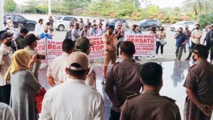 Solidaritas Aksi LSM dan Wartawan Menuntut Aparat Proses Hukum Ketua FKD OKU