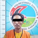 Nyambi Edarkan Sabu, Tukang Becak Warga Kalibutuh, Surabaya Diborgol Polisi