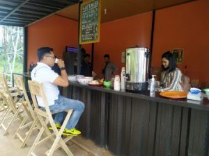 Nikmati Sensasi Ngopi Bernuansa Alam di Kaki Gunung Arjuno ala Kedai UB Forest