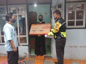 Berikan Doorprize, Pelaksanaan Vaksinasi Lansia Polres Batu