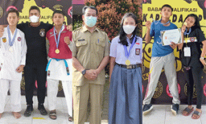 Jelang Kapolda Jabar Cup 2022, Dua Siswa SMAN 3 Kota Sukabumi Sabet Juara 1 Karate
