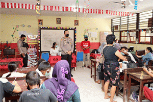 Kapolsek Abepura Tinjau Pelaksanaan Vaksinasi Anak di SD Inpres Vim II Kotaraja