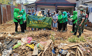 Persit KCK Kodim 0607/Kota Sukabumi Salurkan Bantuan Warga Terdampak Banjir