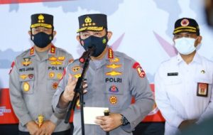 Tinjau Vaksinasi Serentak di Bali, Kapolri Ingatkan Pentingnya Vaksin Hadapi Omicron