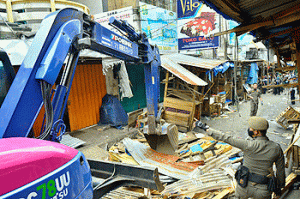 Berita Foto : Turunkan Alat Berat, Jalan Perniagaan Kota Sukabumi Siap Ditata Ulang