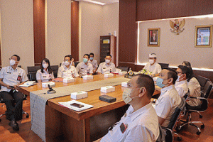 Sekda Adi Arnawa Ikuti Gelar Rapat Evaluasi Program Pemberantasan Korupsi