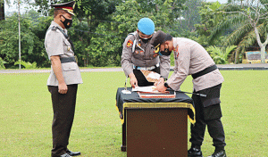 Kapolres Kuansing Pimpin Upacara Serah Terima Jabatan, dan acara kenal pamit Waka Polres