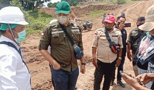 Diduga Tercemar limbah PT GHEMMI, Dinas Lingkungan Hidup (DLH) Kabupaten Muara Enim Mengecek Langsung ke Lokasi
