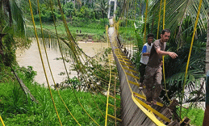 Proses Pencarian Korban Jembatan Gantung Desa Awe Geutah, Aceh Tetap Dilakukan