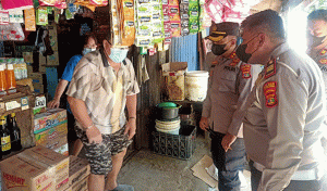 Kapolres Lampung Utara Pantau Lansung Ketersediaan Minyak Goreng di Pasar Kotabumi