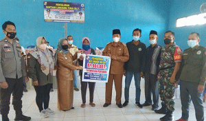 Pemdes Talang Jali Bagikan 120 KPM BLT DD Non Tunai TA 2022 Secara Simbolis