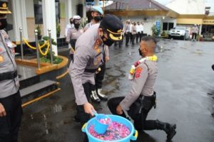 Apel Penutupan Tradisi Pembaretan 19 Anggota Bintara Baru, Ini Pesan Kapolres Sukabumi Kota