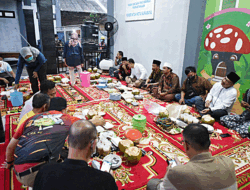 Bahas Pengembangan Wisata, Wali Kota Surabaya Eri Cahyadi Gelar Buka Bersama Nelayan