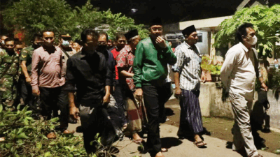 Bupati Sidoarjo Bantu Perbaikan Rumah Korban Angin Kencang di Dua Desa Kecamatan Tulangan