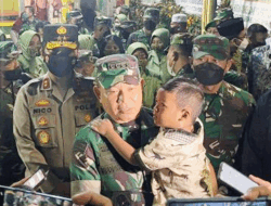 Forkopimda Jawa Timur Dampingi KASAD Takziah di Rumah Korban Penyerangan KKB