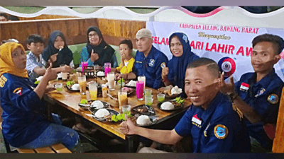 Peringati HUT Ke-9, AWPI Bagi-bagi Takjil Gratis