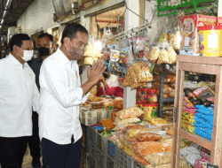 Pastikan Bantuan Tepat Sasaran, Presiden Jokowi Kunjungi Pasar Tambah Rejo Surabaya