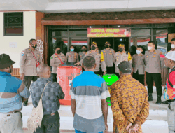 Masyarakat Pegunungan Bintang Terima Bantuan Satgas Binmas Noken Ops Damai Cartenz 2022