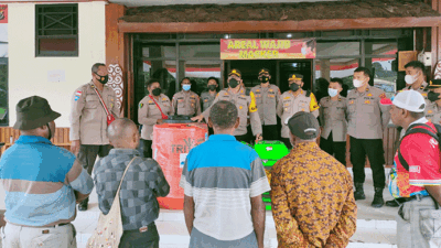 Masyarakat Pegunungan Bintang Terima Bantuan Satgas Binmas Noken Ops Damai Cartenz 2022