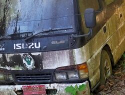 Terbengkalai Mirip Bangkai, Publik Soroti Mobil Dinas Puskesmas Kahu, Bone