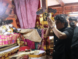 Bupati Giri Prasta Melayat di Puri Agung Carangsari, Jelang Karya Pelebon Penglingsir Puri