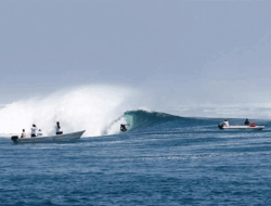 Liga Selancar Paling Bergengsi Dunia Digelar di Pantai Plengkung, Banyuwangi