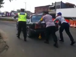 Aksi Mulia Personel Pengamanan Lebaran Kota Malang Tuai Pujian