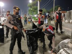 Polresta Tegal Spontanitas Lakukan Gerakan Bersih Lingkungan Taman Pancasila