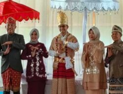 Anis Baswedan Terima Penghargaan Gelar Adat dari Kabupaten Tulang Bawang Barat